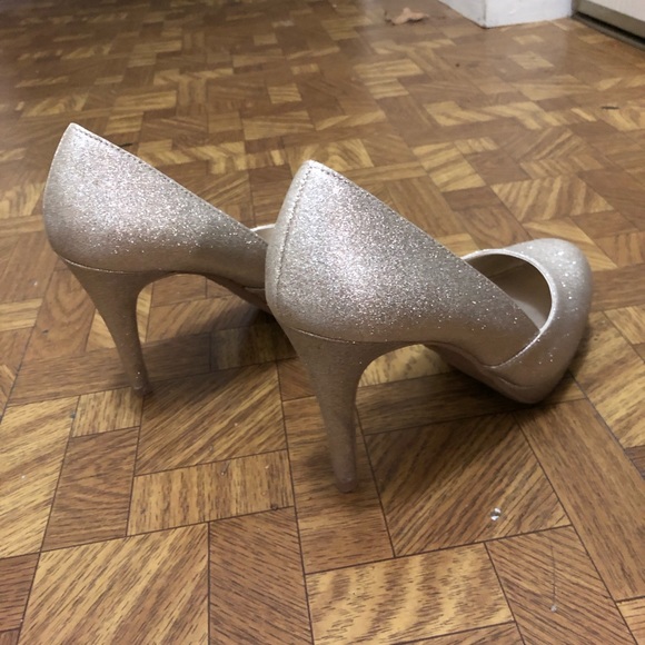 Beautiful Glitter Heels - Picture 3 of 4
